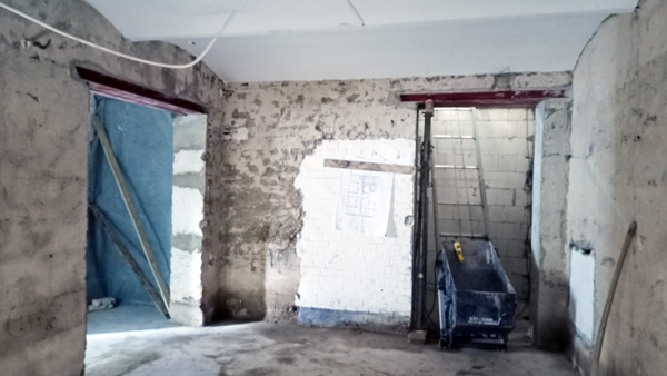 Wandöffnung für Tür Bauunternehmen für Wanddurchbrüchen Köln Bonn Düsseldorf in Mauerwerk oder Beton Wand Wohnraum Erweiterung