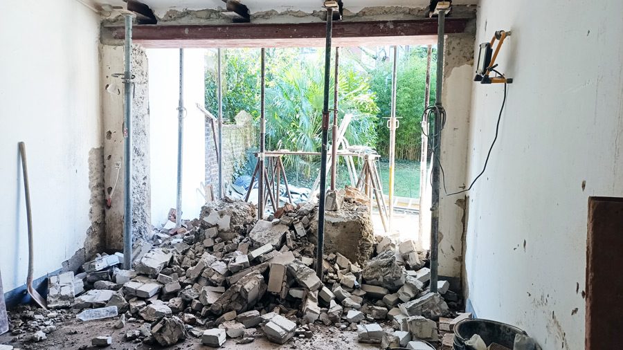 Stahlträger & Statik Wandöffnung für Tür Bauunternehmen für Wanddurchbrüchen Köln Bonn Düsseldorf in Wohnraum Erweiterung